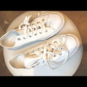 Converse Chuck Taylor White Canvas